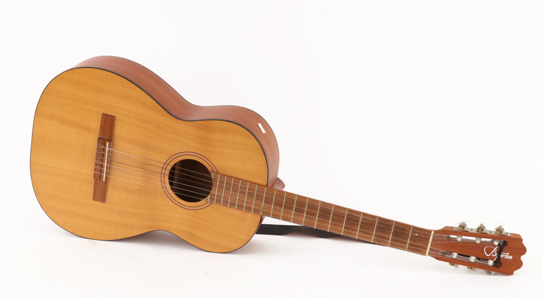 Akustisk gitarr, Bjärton