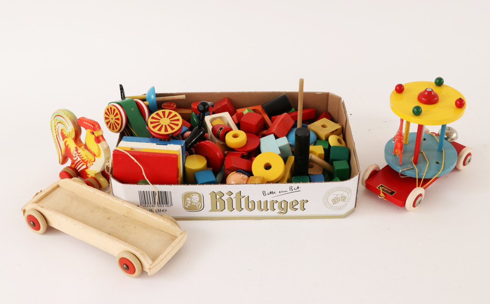 Parti äldre träleksaker, mestadels BRIO