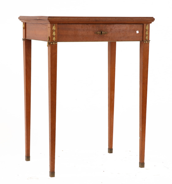 Damarbetsbord, sengustaviansk stil, 1800-tal