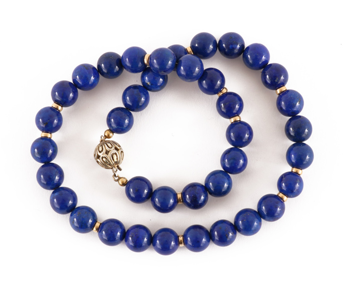 Halsband med lapis lazuli