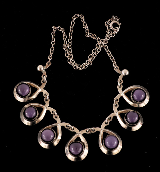 Halsband i silver, Hermans Siersbol