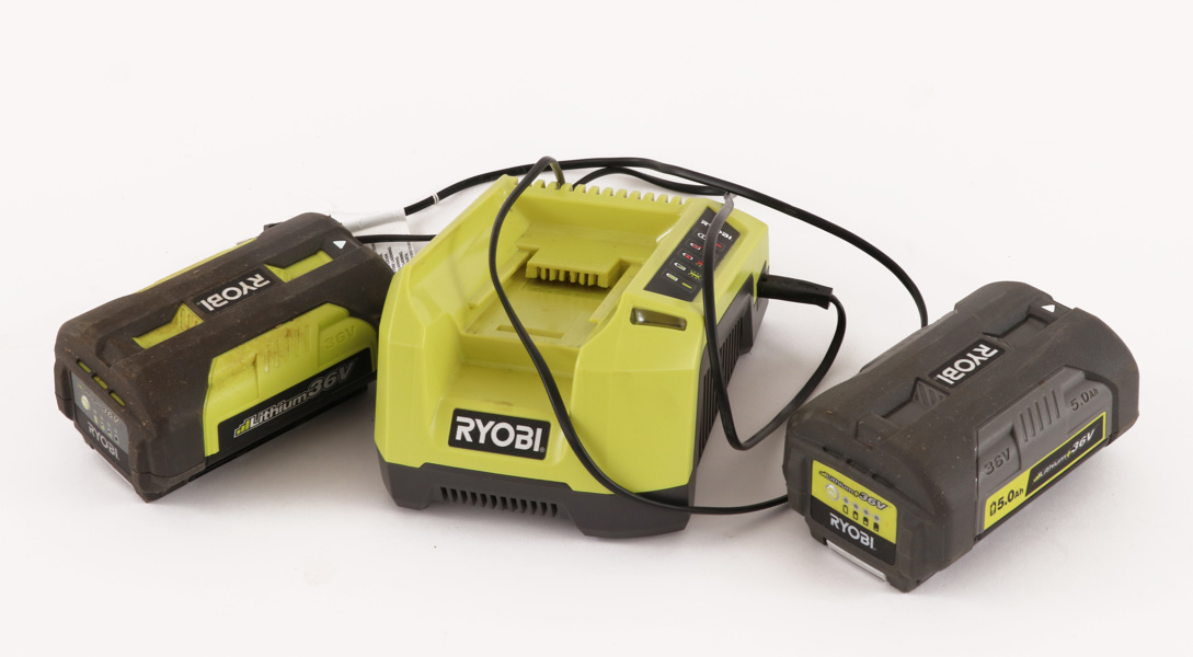 Batterier 2st samt laddare, Ryobi
