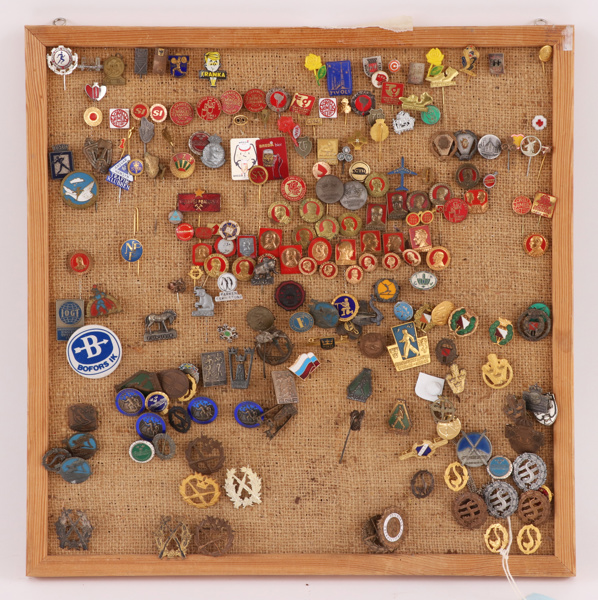 Parti pins och märken
