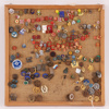 Parti pins och märken