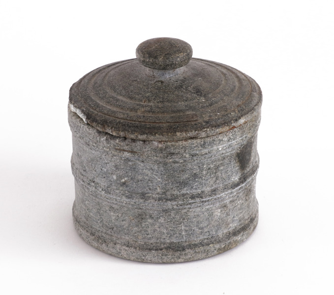 Lockask, bär datering 1677