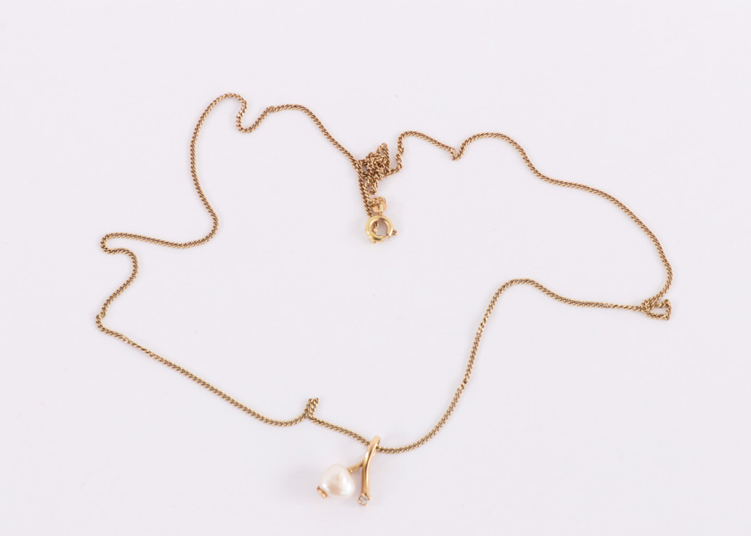 Halsband med hänge, 18k