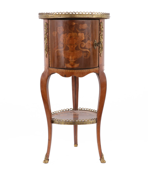 Nattduksbord, Louis XVI stil, 18/1900-tal