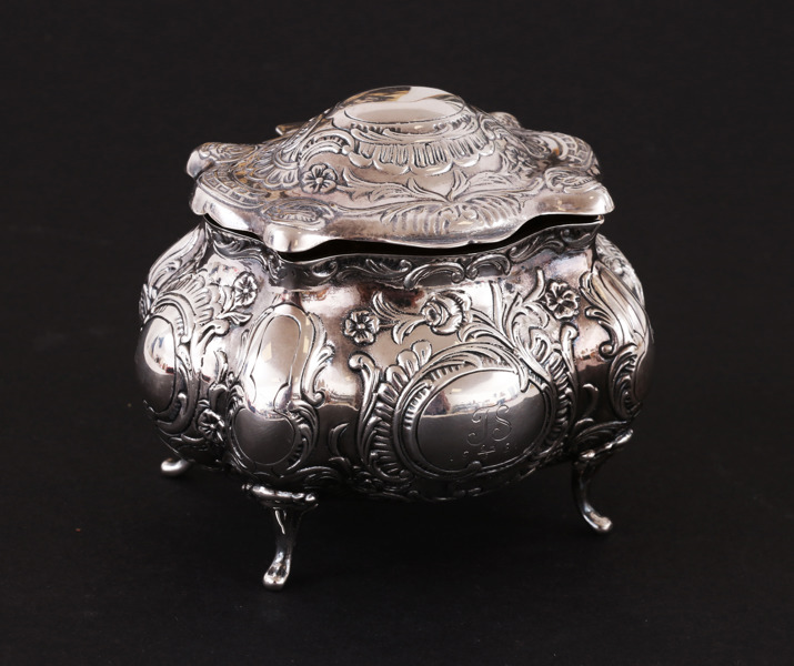 Sockerskrin i silver, rokokostil, 1900-tal