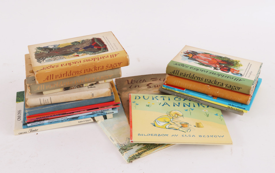 Parti äldre barnböcker, bl.a. Elsa Beskow