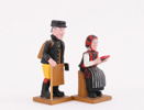 Träskurna figurer 2st, Bjursås, daterad 1976