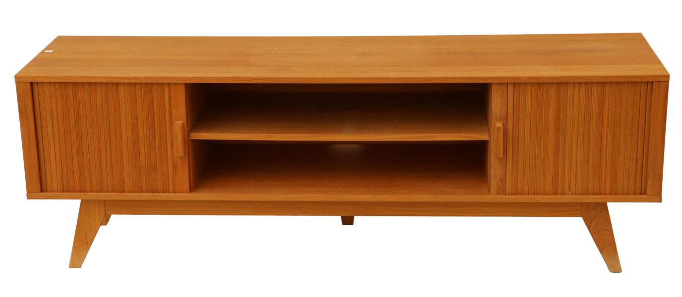 Tv-bänk, 2000-tal
