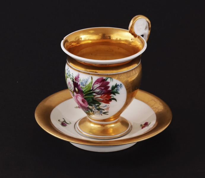 Kopp med fat, empire, KPM Berlin, 1800-talets första hälft