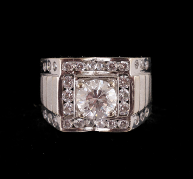 Ring i 18k vitguld