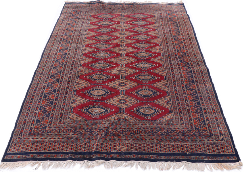 Handknuten matta, orientalisk