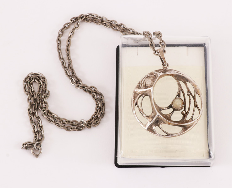Halsband med hänge, sterlingsilver, Karl Laine, Finland