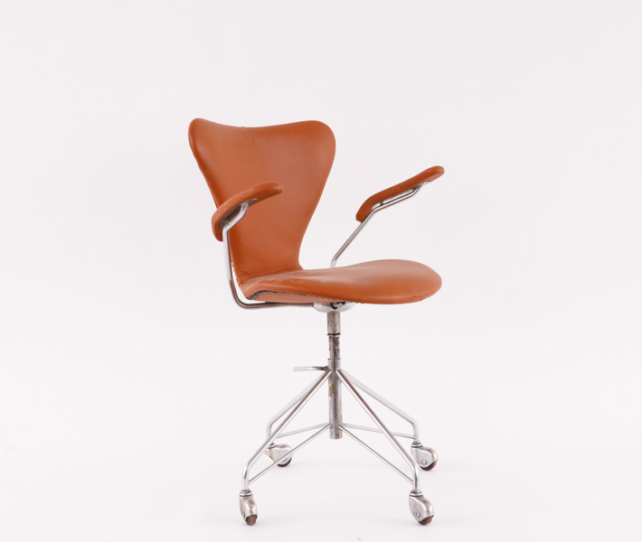 Kontorsstol, "Sjuan", Arne Jacobsen för Fritz Hansen, Danmark, 1900-talets andra hälft