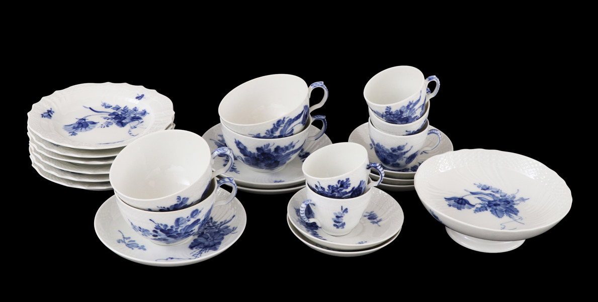 Te- och kaffeservisdelar, "Blå blomster", Royal Copenhagen