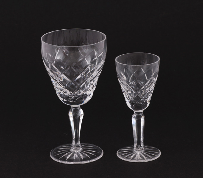 Vinglas 11st samt starkvinsglas 8st