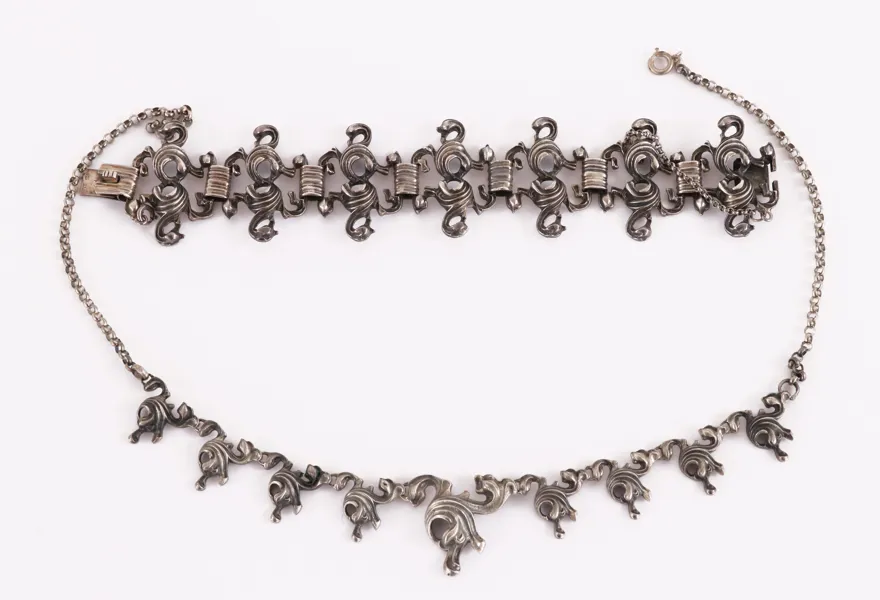 Hals- och armband i silver