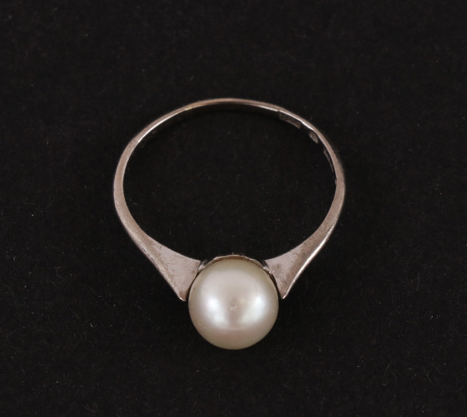Ring i 18k vitguld