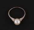 Ring i 18k vitguld