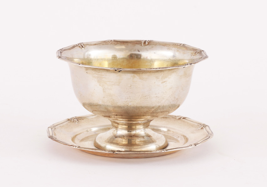 Såsskål med underfat, silver, C.G.Hallberg, Stockholm, 1938