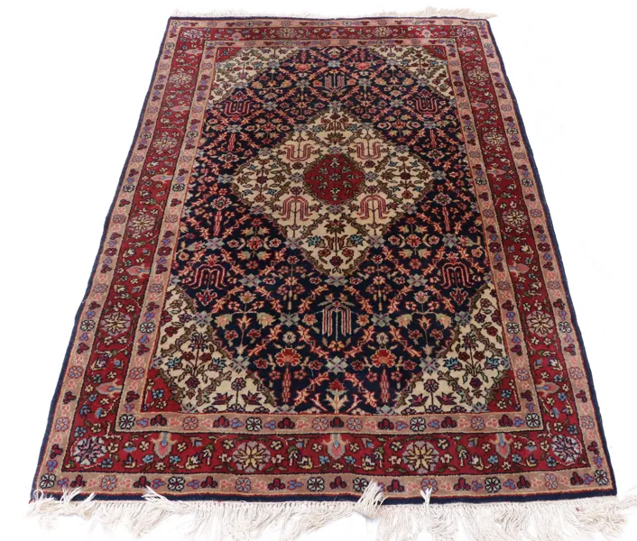 Handknuten matta, orientalisk