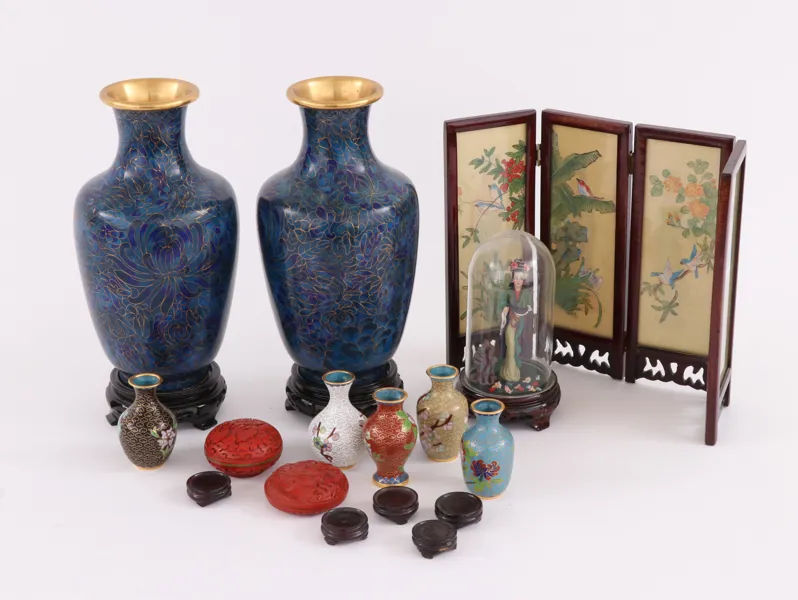 Parti orientaliska föremål