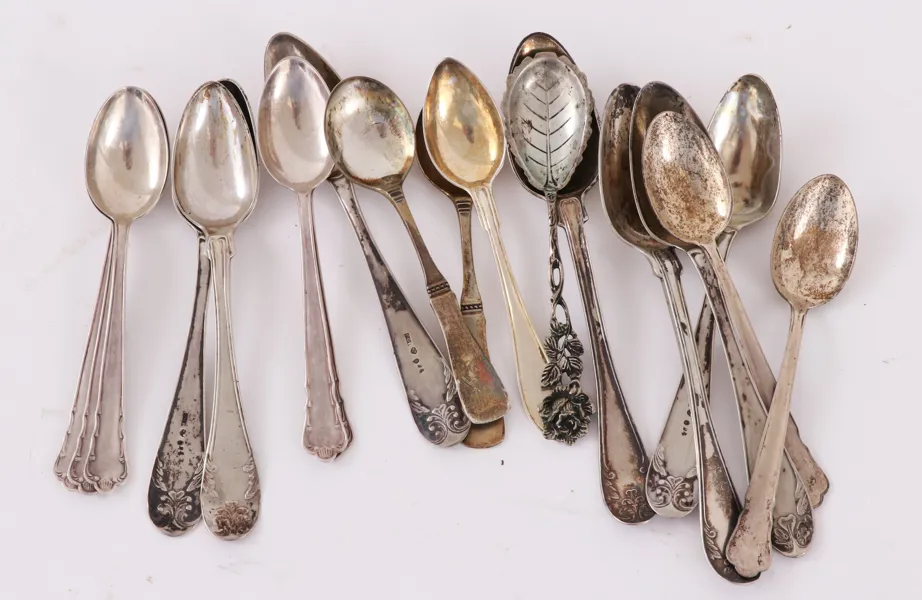 Parti kaffeskedar i silver, bl.a. modell "Uppsala"