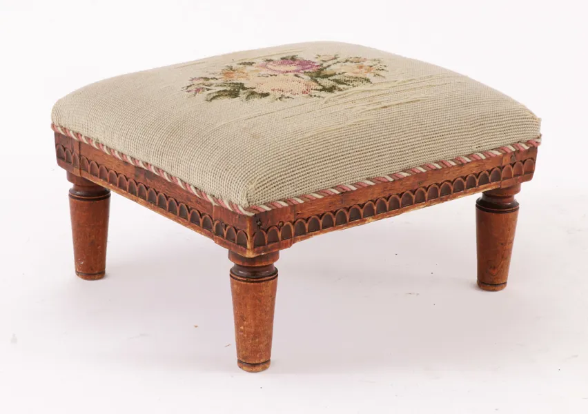 Fotpall, gustaviansk, 1800-tal