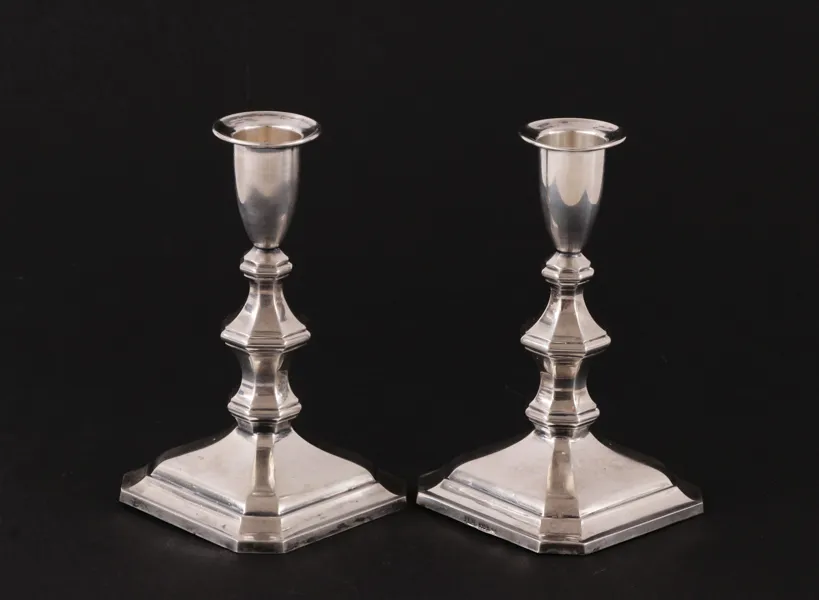 Ljusstakar ett par, silver, 1900-talets andra hälft