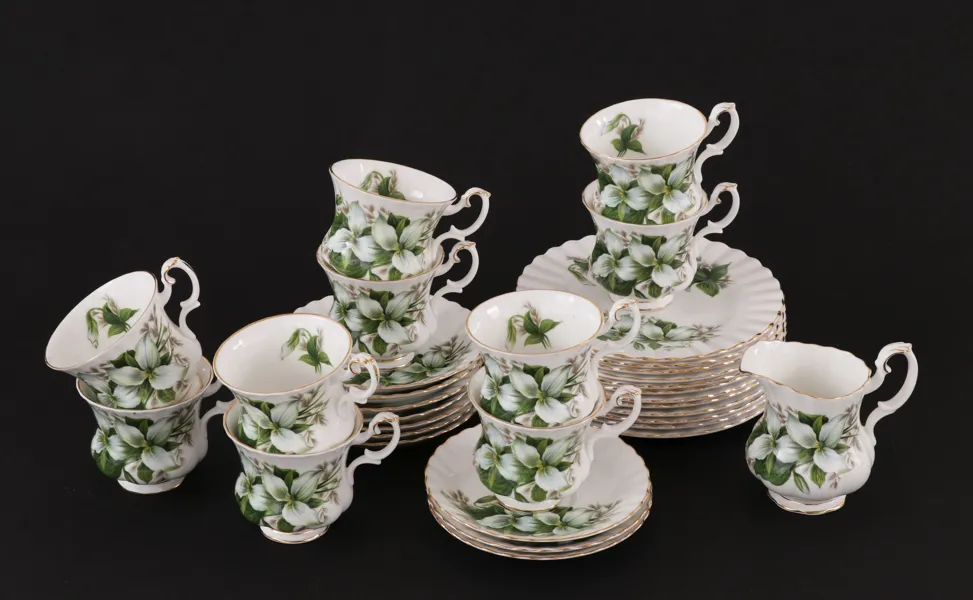 Kaffeservisdelar, "Trillium", Royal Albert, England