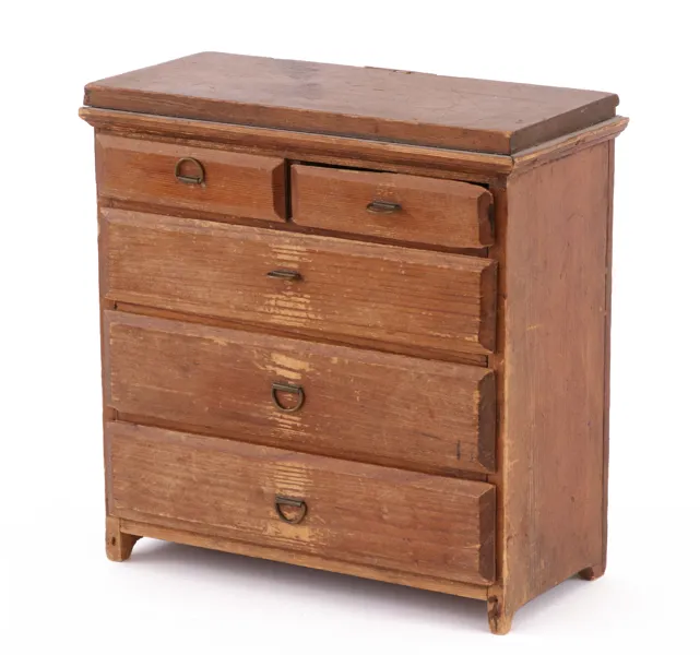 Dragkista i miniatyr, 1800-tal