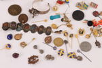 Parti medaljer, pins och smycken
