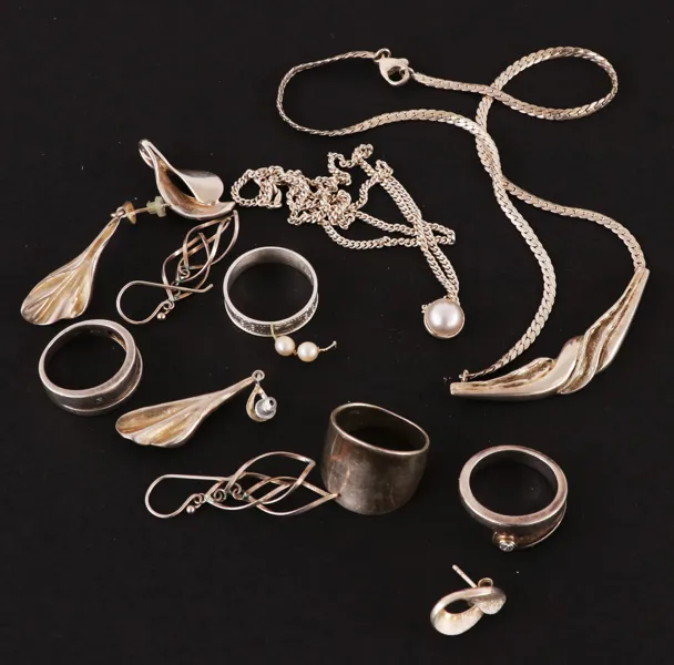 Parti smycken i silver och sterlingsilver
