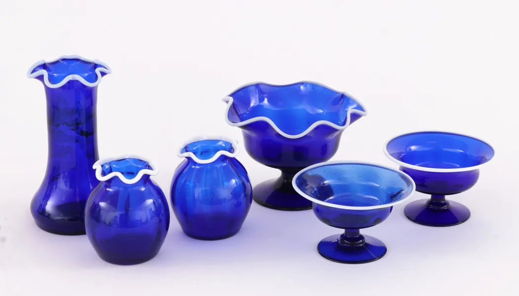 Blåtonat glas 6 delar, bl.a. 1800-tal