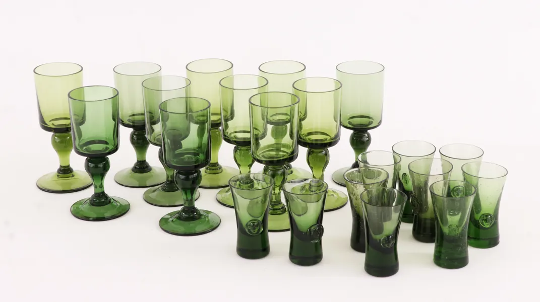 Glas 21 delar, bl.a. Hugo Gehlin för Gullaskruf