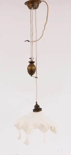Skomakarlampa med hiss, 1900-talets första hälft