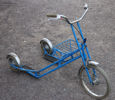 Trehjulig sparkcykel