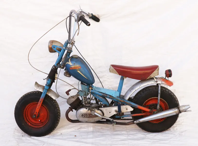 Moped, costumbygge