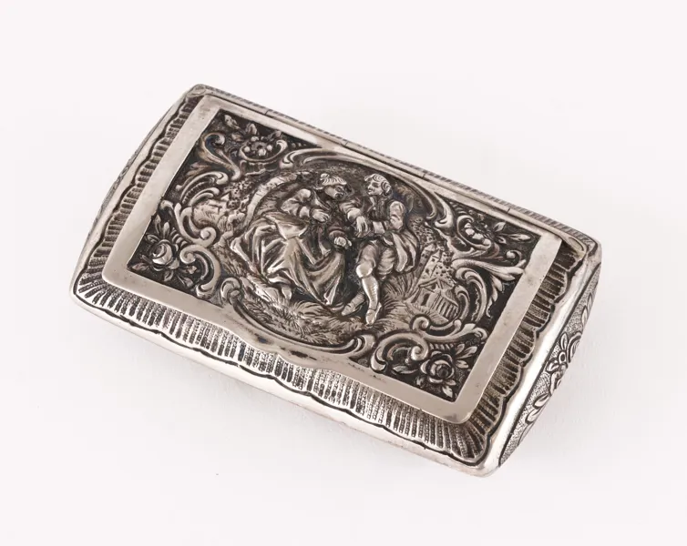 Dosa i silver, rokokostil, 1900-tal