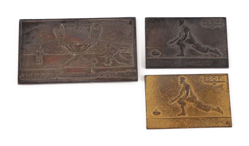 Plaketter 3st, silver, 1900-talets första hälft