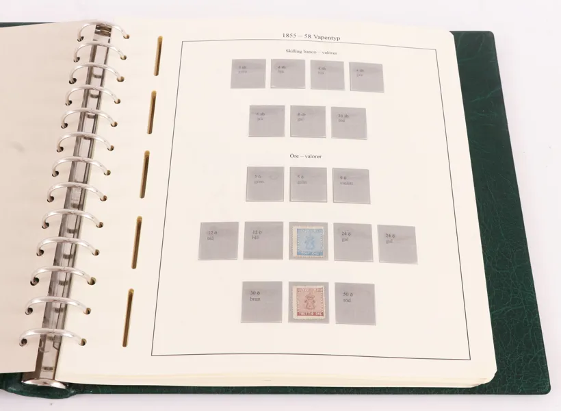 Album med svenska frimärken, bl.a. antika