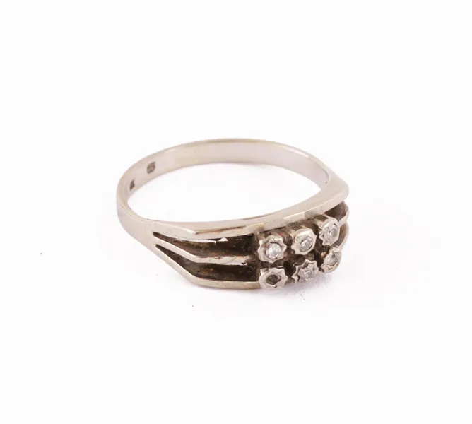 Ring i 18k vitguld