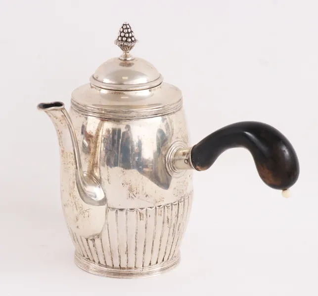 Kaffekanna, silver, empirestil, C.G.Hallberg, Stockholm, 1902