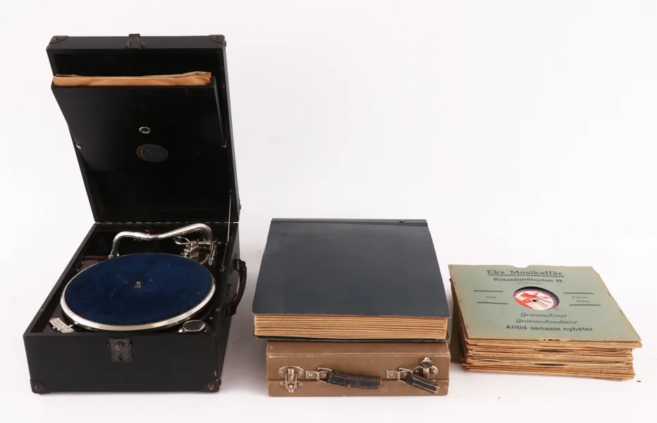 Resegrammofon med skivor, 1900-talets första hälft