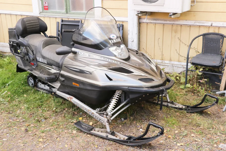 Snöskoter, Yamaha VT 700 8DM, 2003