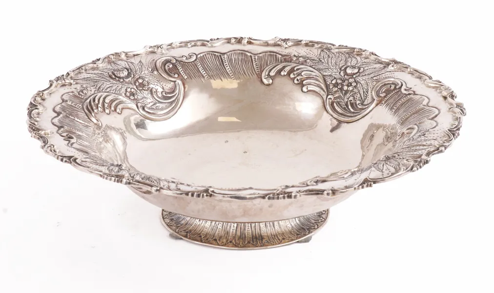 Praktskål i sterlingsilver, rokokostil, 1900-tal