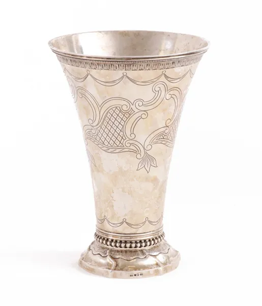 Bägare i silver, rokokostil, firma Gustaf Möllenborg, Stockholm, 1906