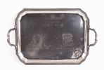 Serveringsbricka i sterlingsilver, daterad 1951